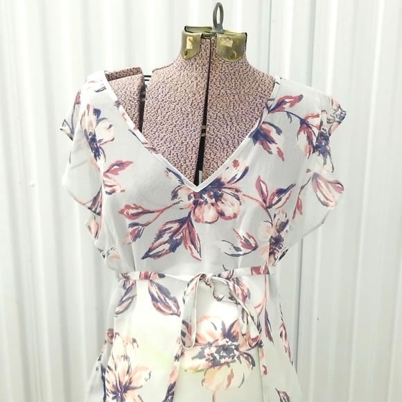 🎉2x Host Pick 🎉Motherhood Maternity Sheer Floral Top - Picture 3 of 7